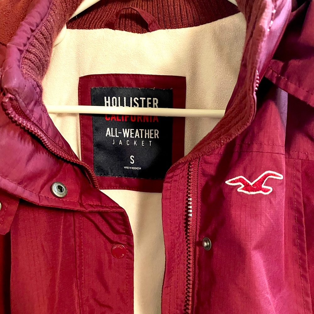 Burgundy, great condition Hollister coat.
